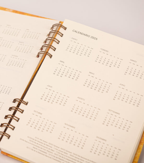 Agenda Semanal A5 Texturizado color narnaja - Image 4
