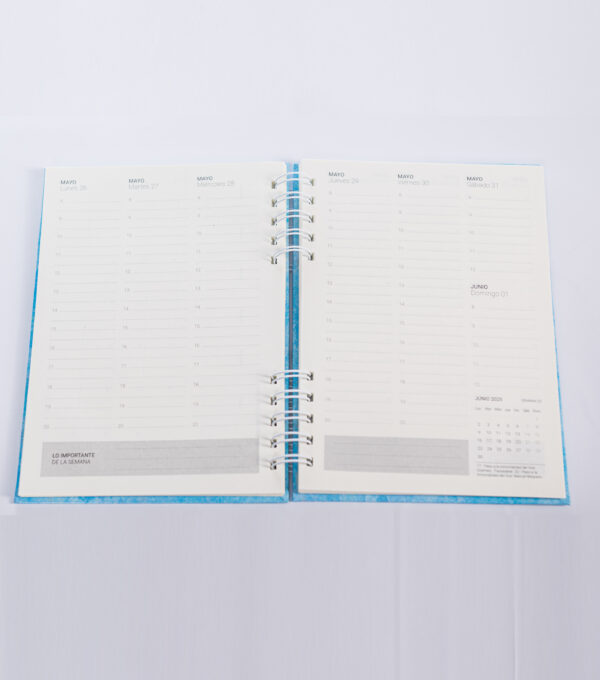 Agenda Semanal A5 Texturizado color celeste - Image 3