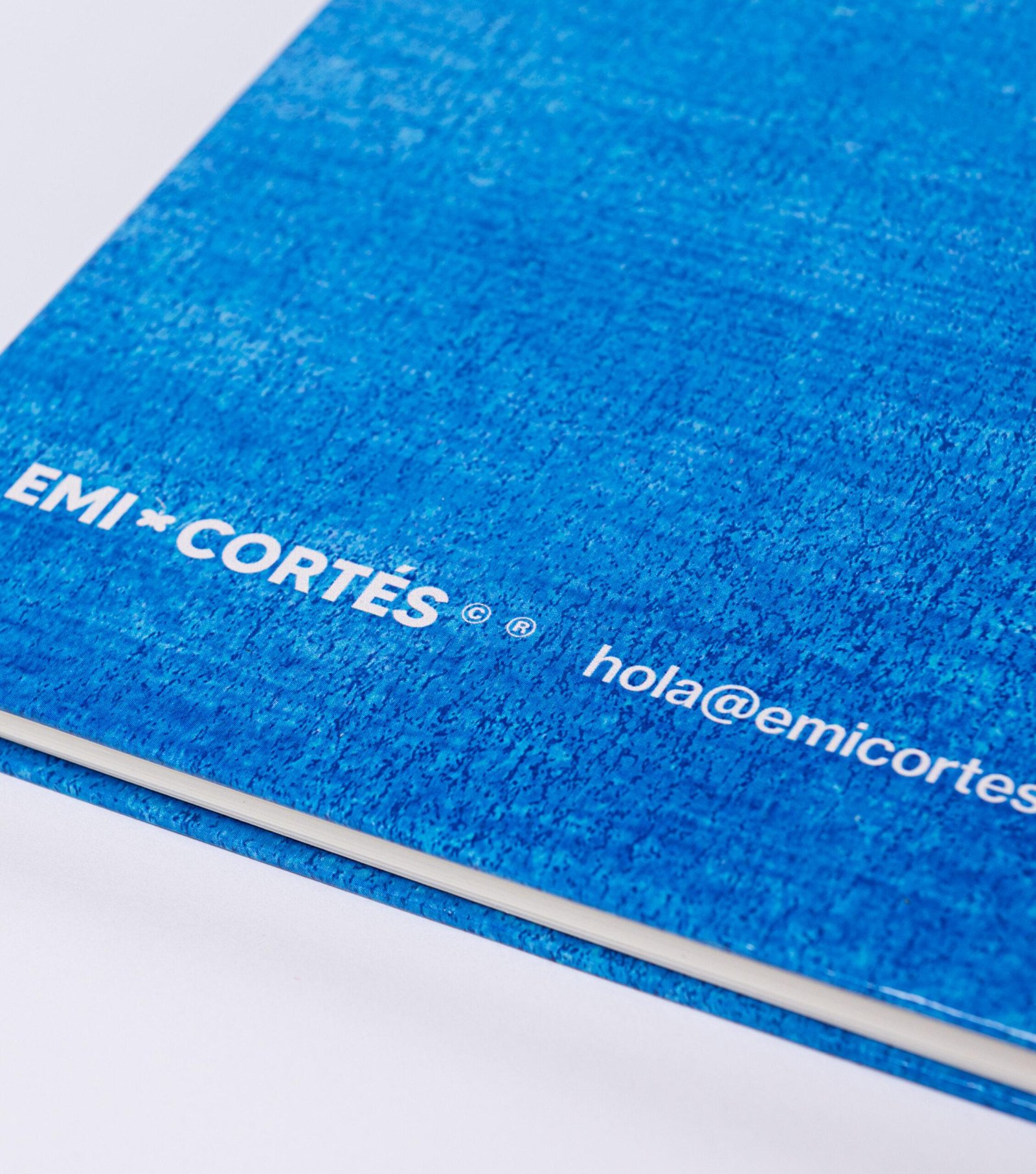 Cuaderno A4 Texturizado color azul - Image 2