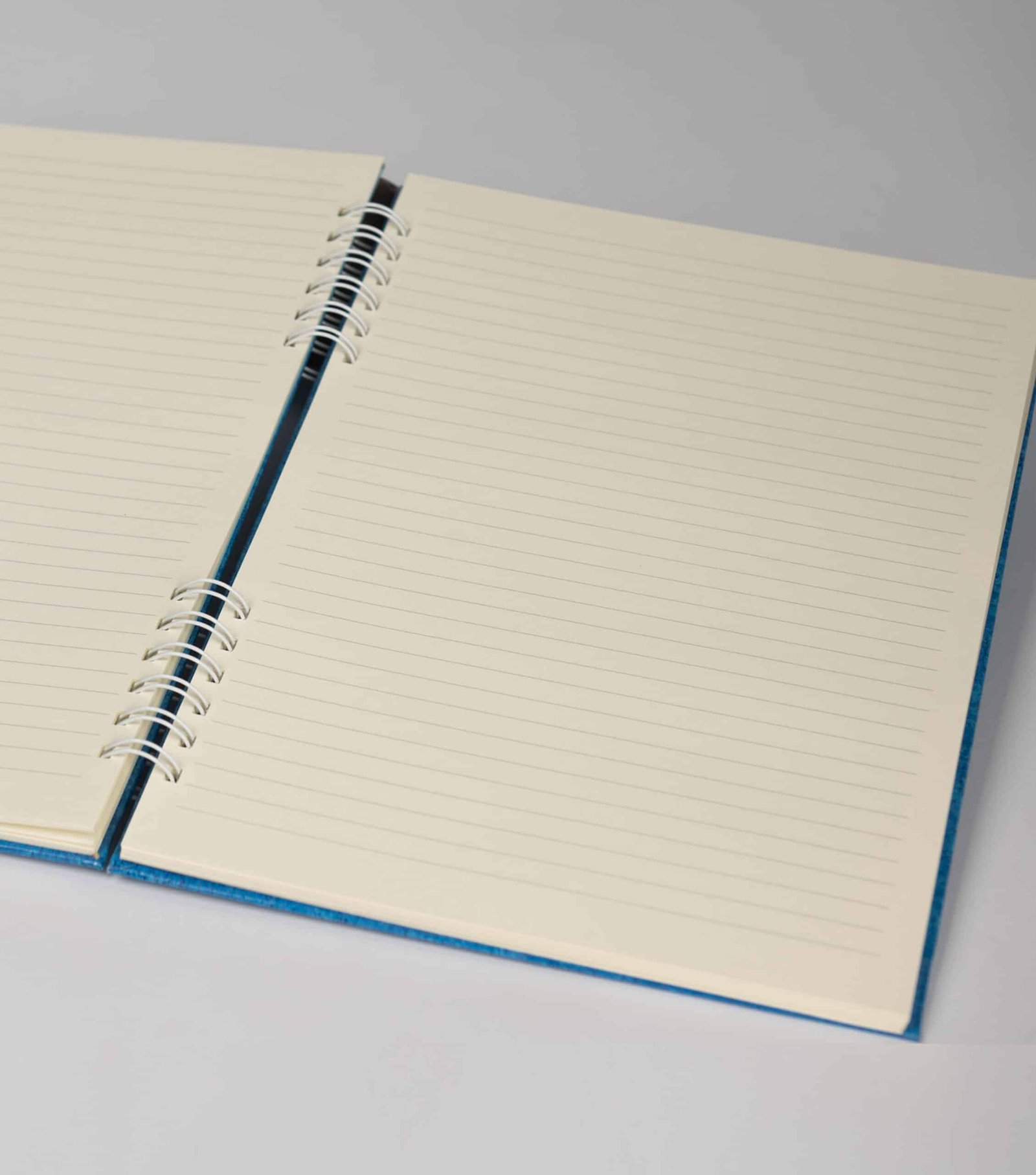 Cuaderno A4 Texturizado color celeste - Image 5