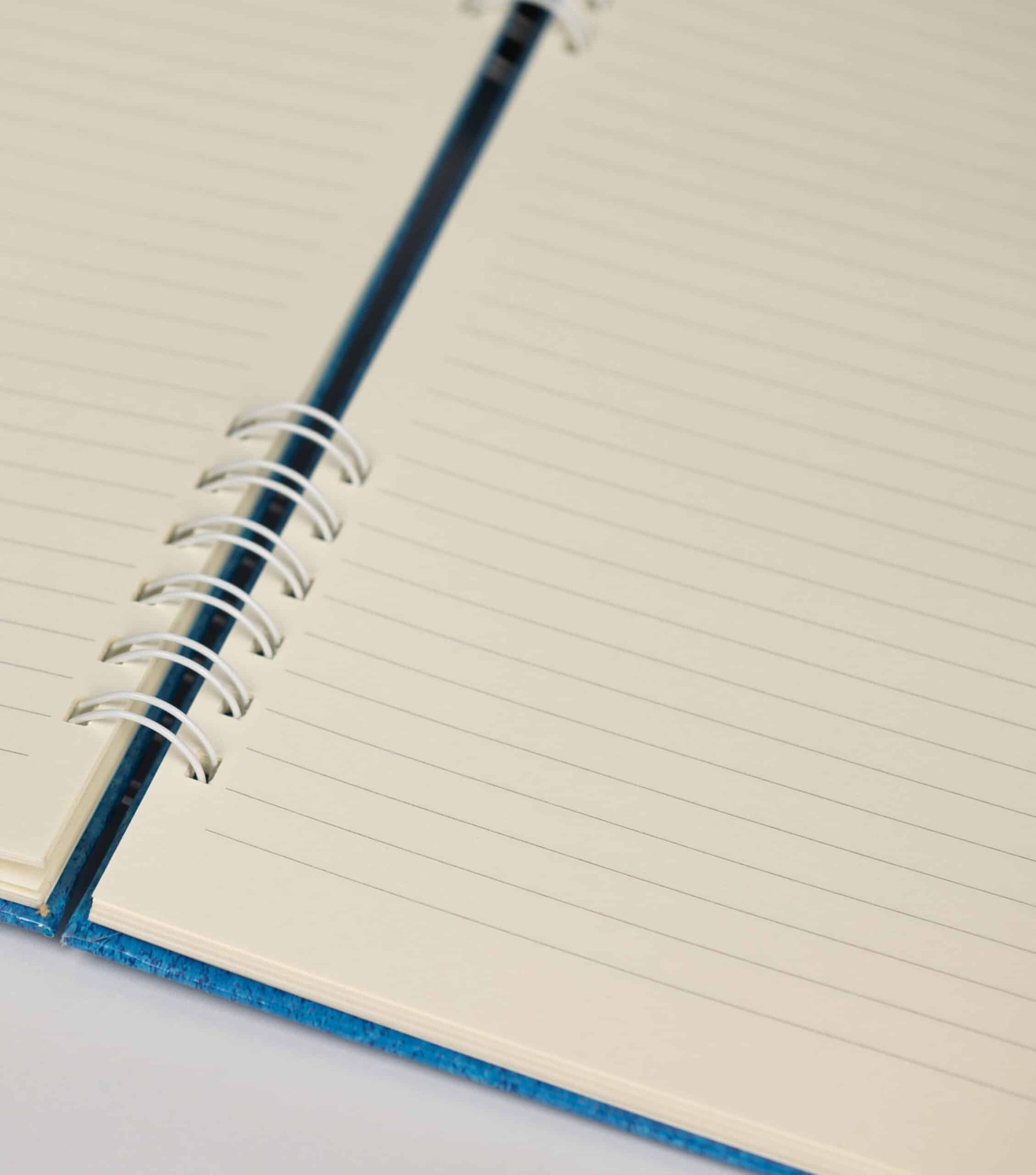 Cuaderno A4 Texturizado color azul - Image 7