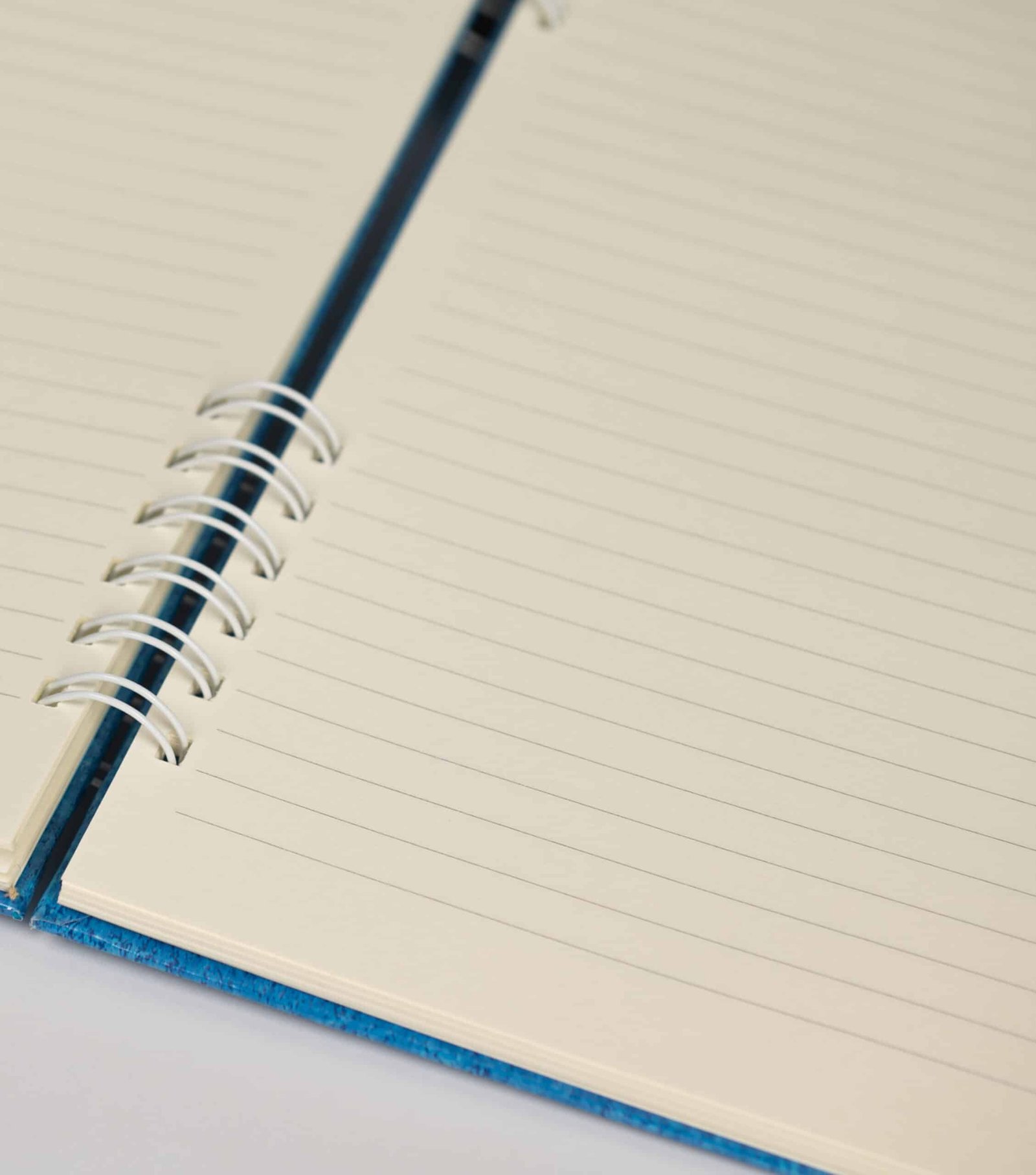 Cuaderno A4 Texturizado color celeste - Image 6