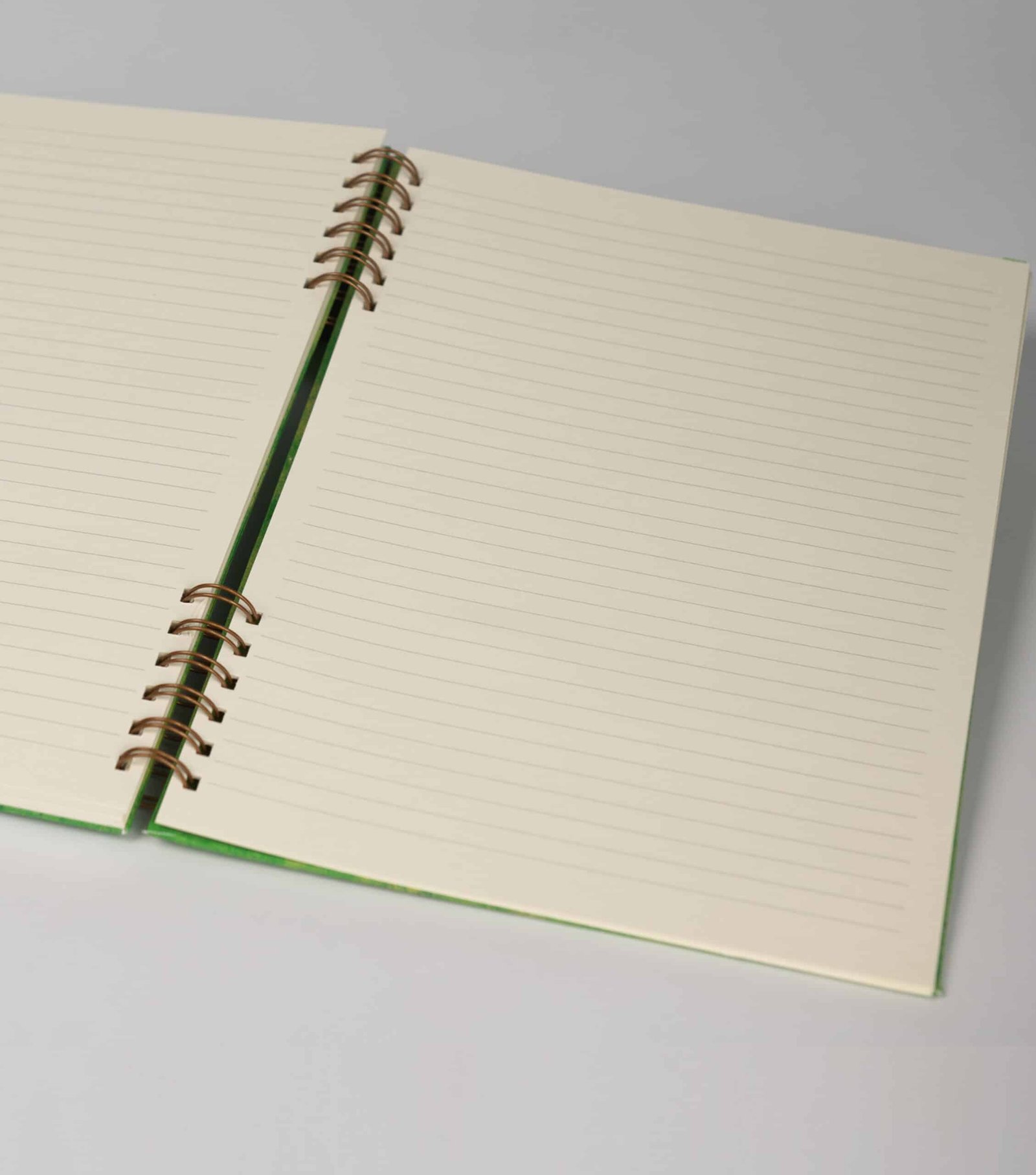 Cuaderno A4 Texturizado color verde - Image 5