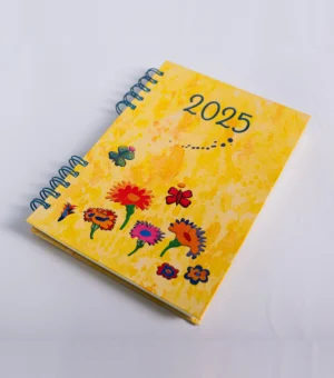 Agenda Semanal A5 Texturizado color amarillo con flores